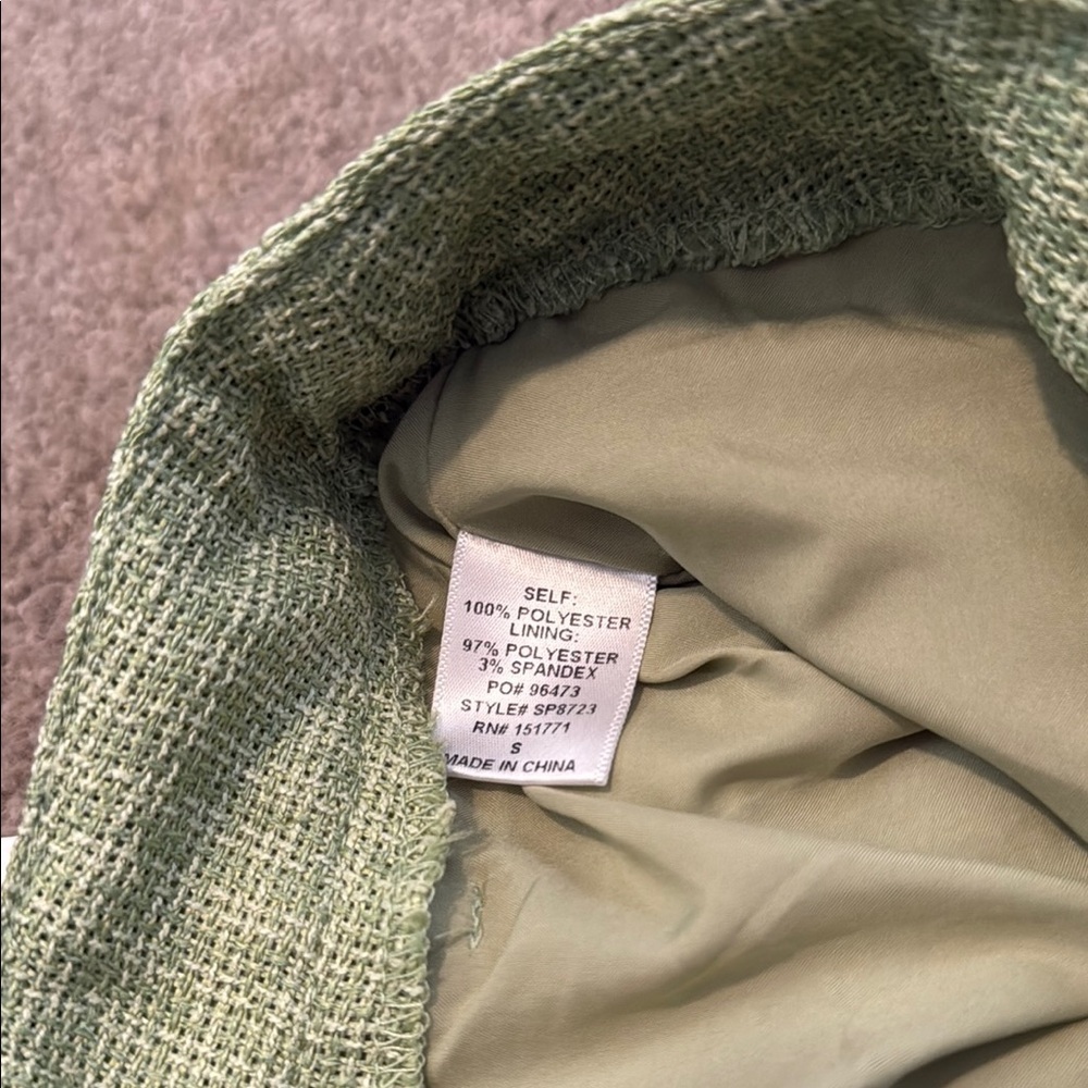 Le Lis High Waist Green Shorts with Tailored Look - Picture 5 of 8